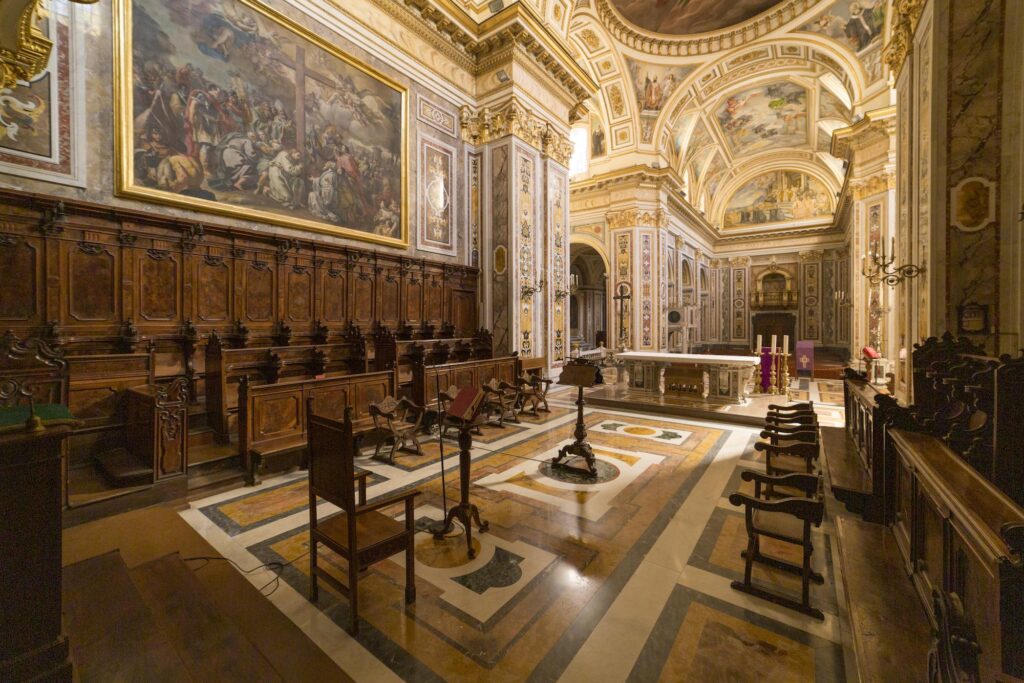 Interno dell'Abbazia della Santissima Trinità a Cava de’ Tirreni