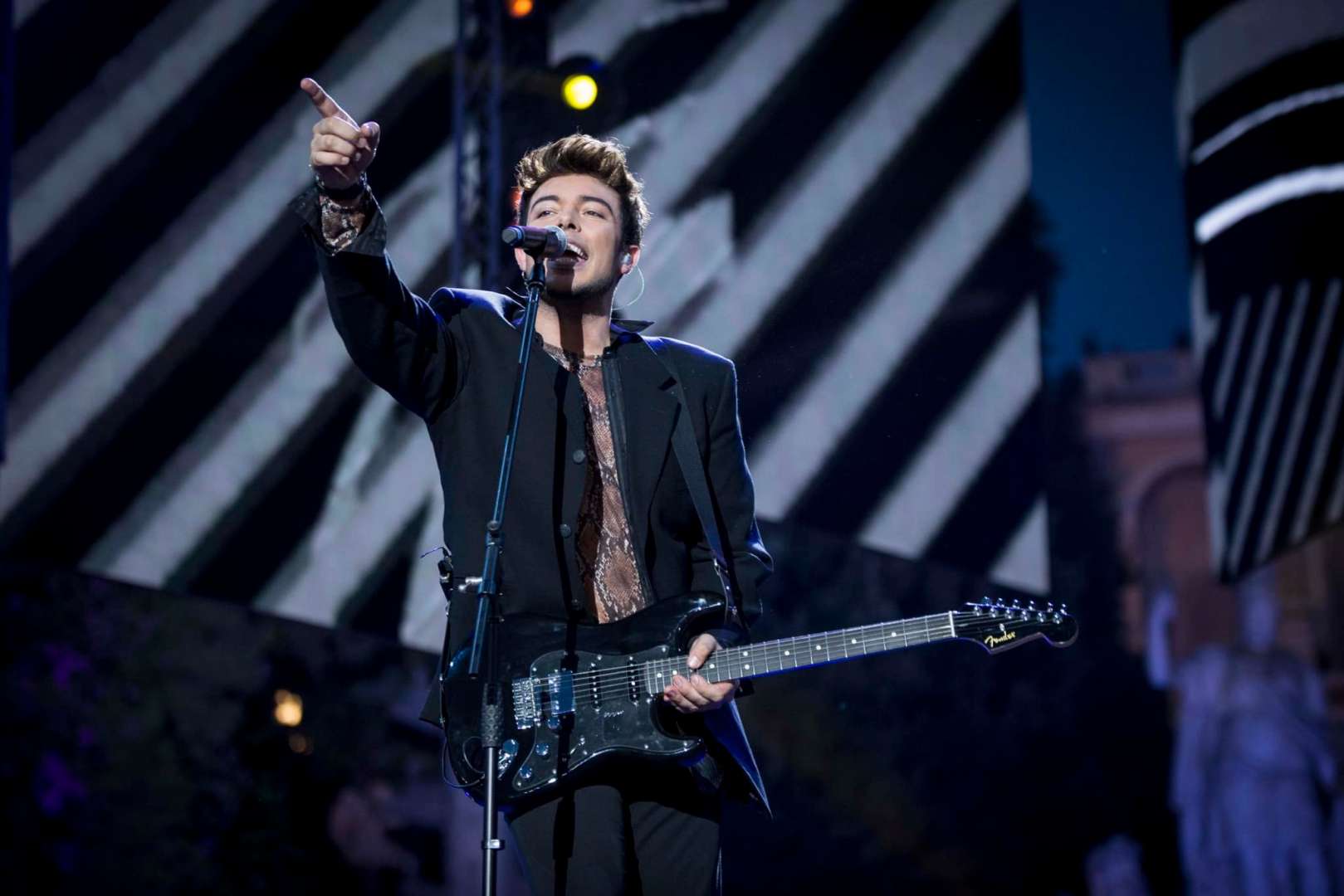 Concerto Kolors a Napoli: scaletta, orari, durata e parcheggio